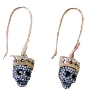 Betsey Johnson skull crown earrings❤️💀